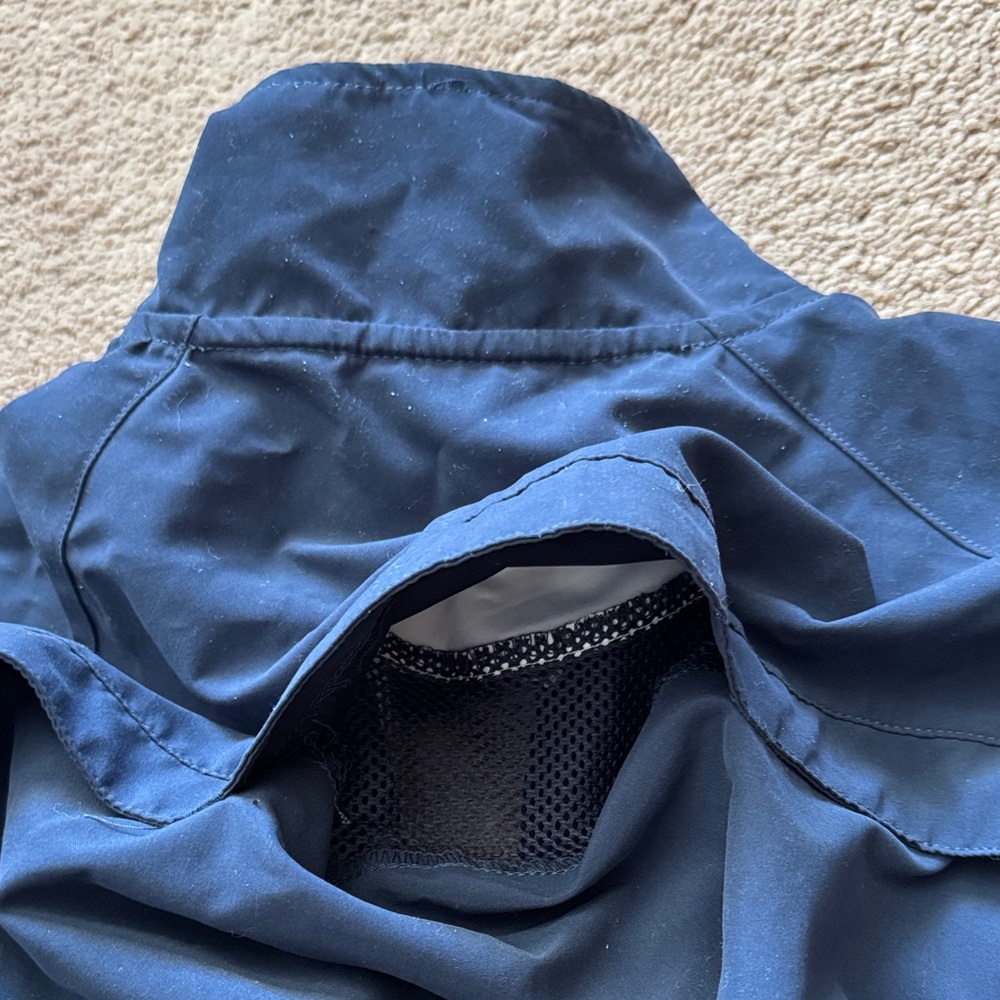 Reebok Women’s Navy and White Lightweight Sporty Windbreaker Jacket NWT. Size M - Picture 7 of 10